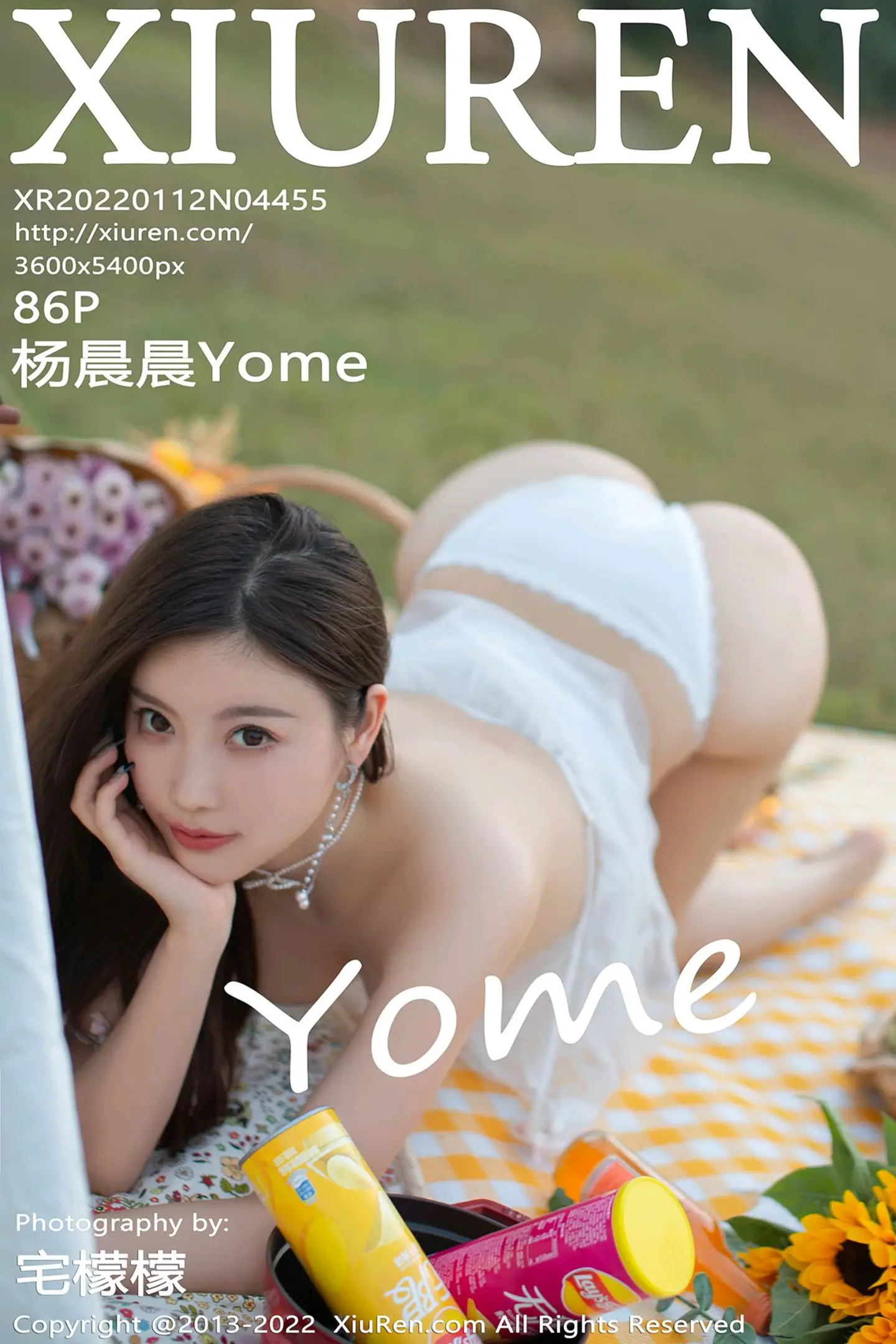 [XiuRen秀人网]VOL.4455 女神杨晨晨Yome户外场景白色轻透网纱配开档白丝撩人诱惑写真86P-秀人网官方网站